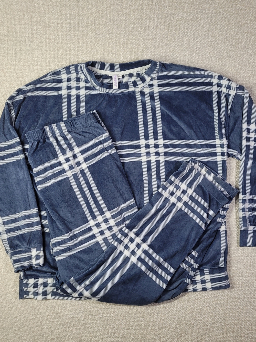 Cozy Women's Navy Plaid Long-Sleeve Pajama Set - Picture 1 of 12